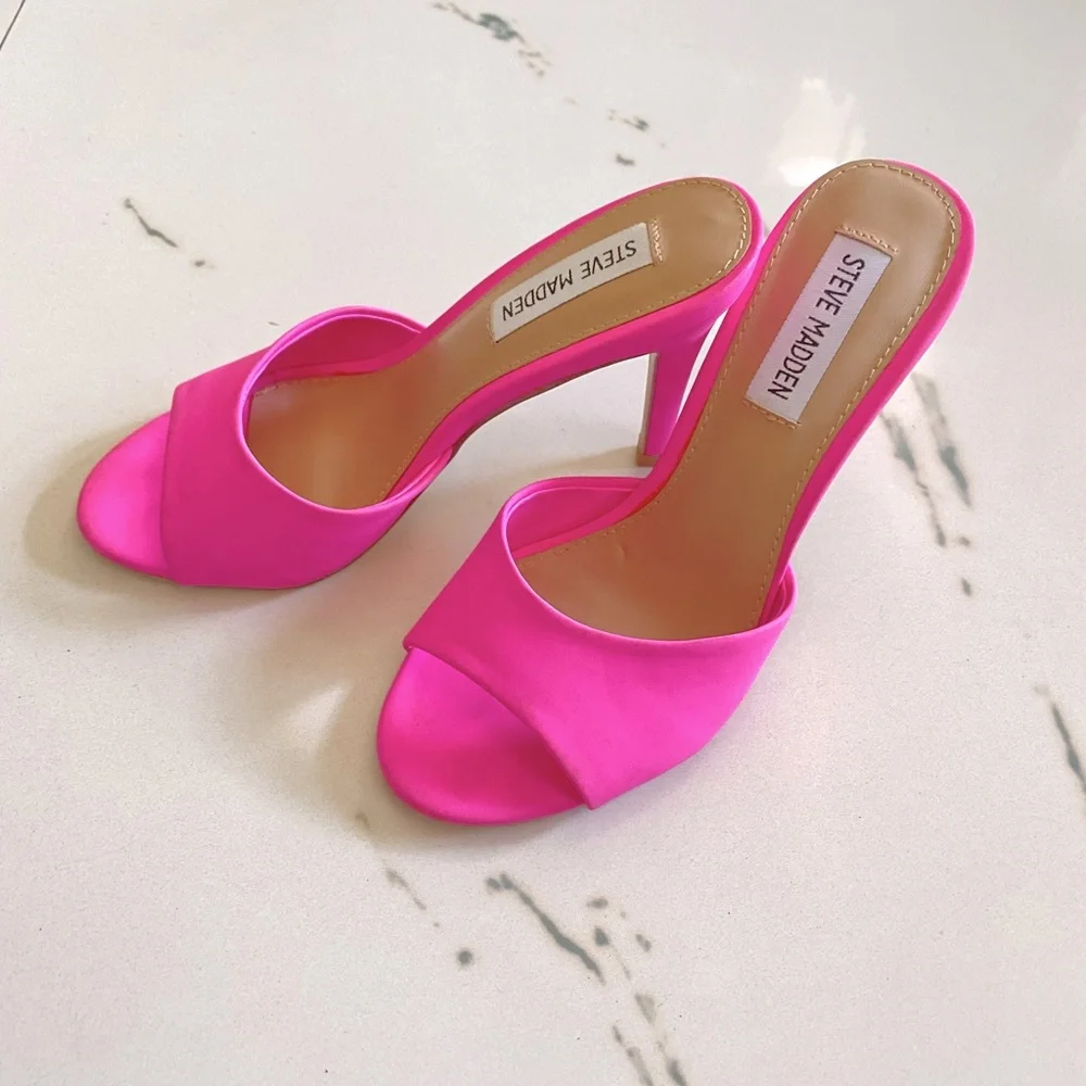 Steve Madden Neon Pink Stilettos size 35 (21.6 cm) - Picture 1 of 5